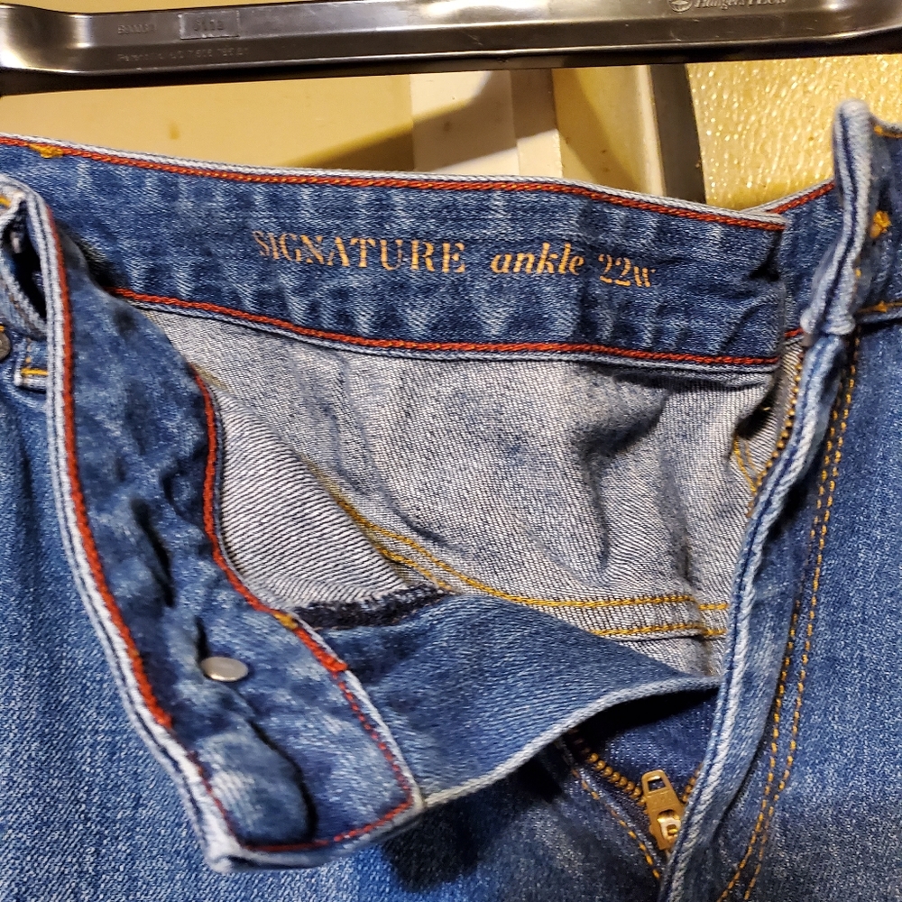 Signature Jean's 22Q
